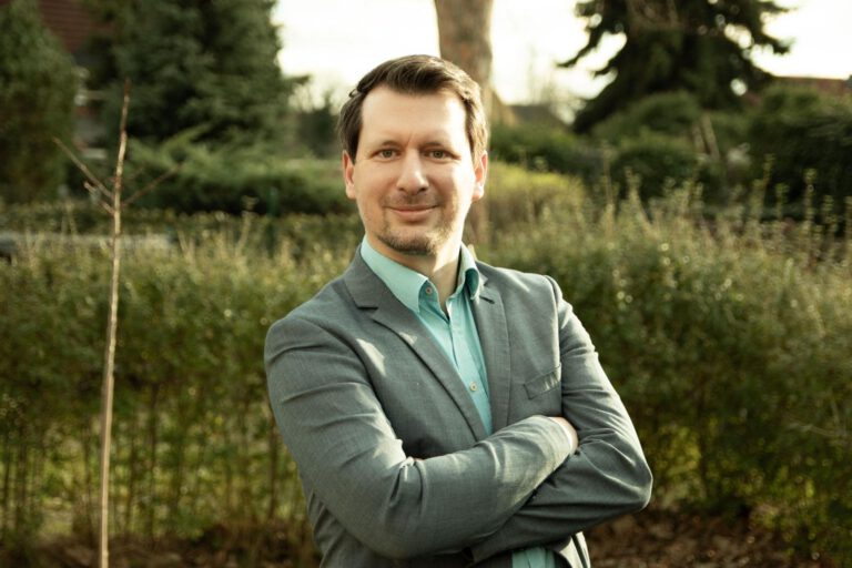 Sascha Greiner ist Direktkandidat der Grünen für die Landtagswahl 2026